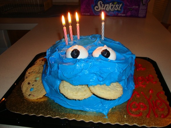 Cake that looks like cookie monster